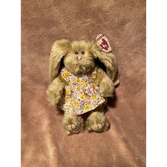 Vintage Ty Attic Treasures SHELBY the bunny, 8" Light Brown Plush w/tag- Retired - Picture 1 of 3